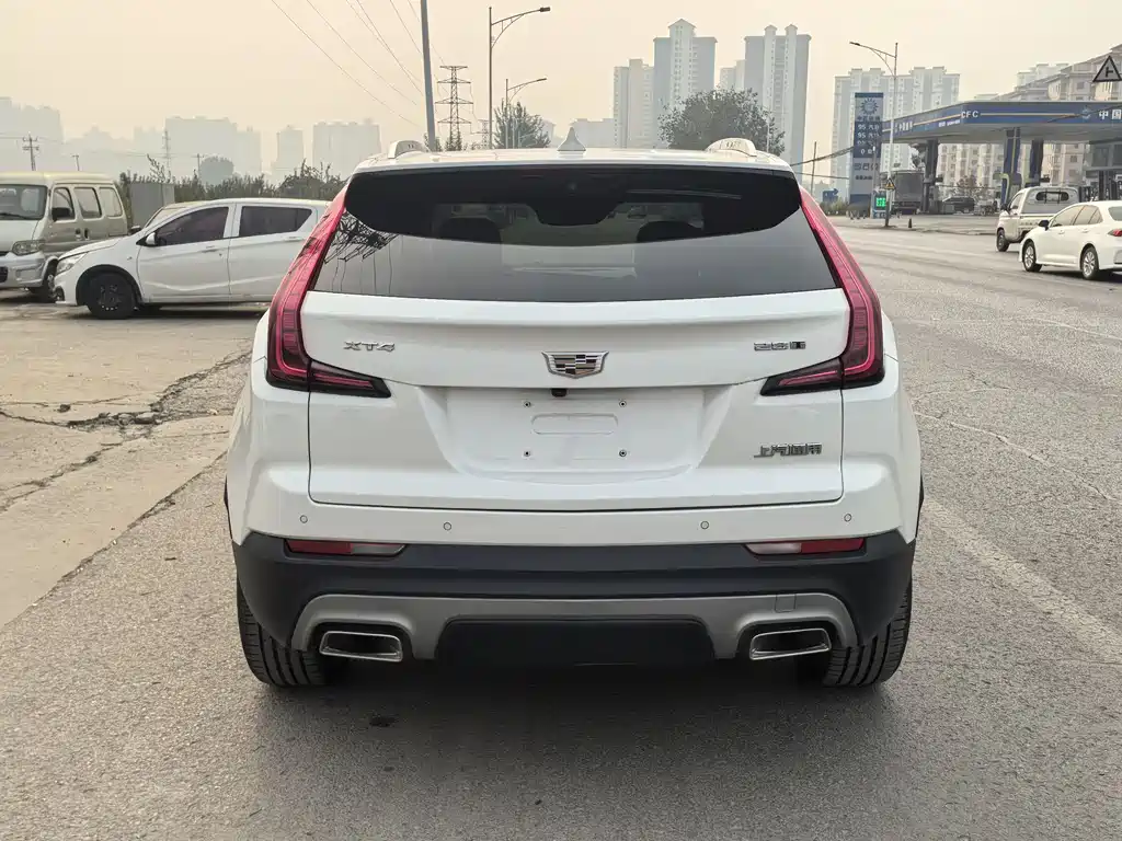 Cadillac XT4 Facelift 28 T 2 WD Leading