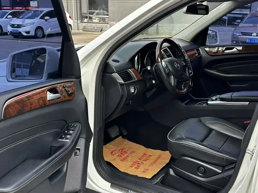 Mercedes-Benz M-Class ML 350 Luxury