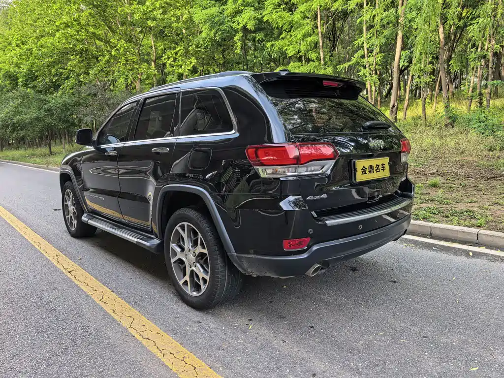 Grand Cherokee (Import) 3.0 L 80 Anniversary