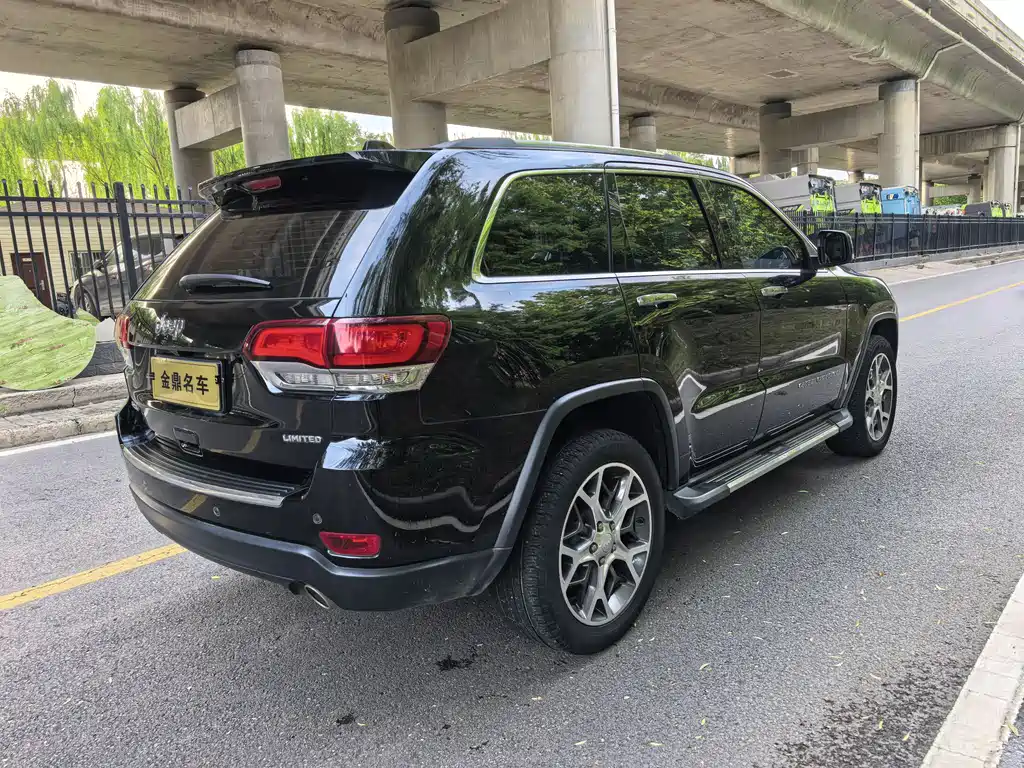 Grand Cherokee (Import) 3.0 L 80 Anniversary