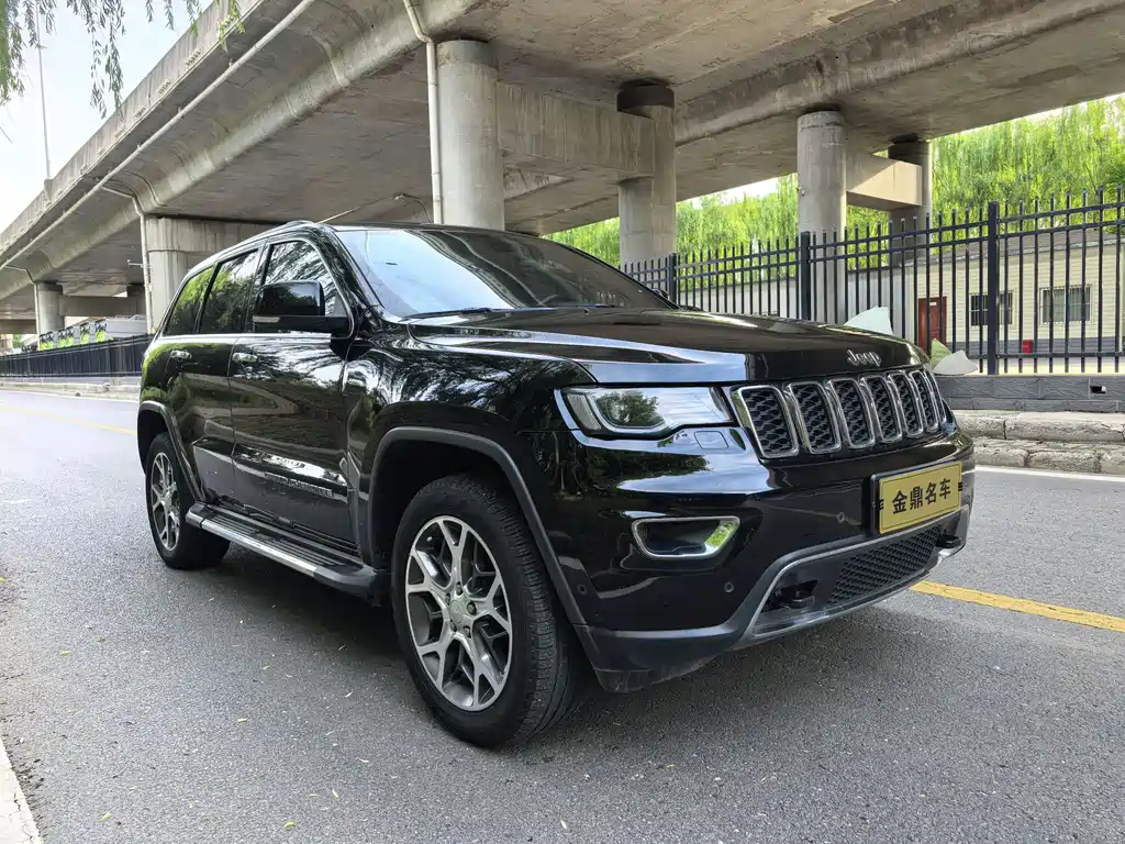 Grand Cherokee (Import) 3.0 L 80 Anniversary