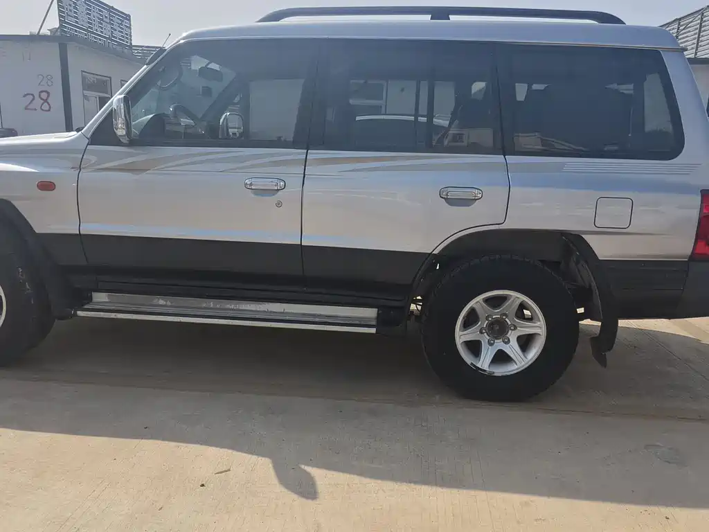 Leopaard Q6 猎豹Q6 2015款 2.4 L 手动两驱精英型