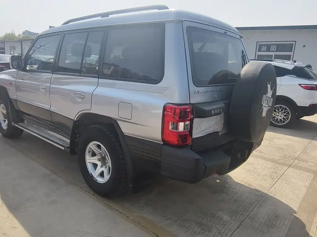 Leopaard Q6 猎豹Q6 2015款 2.4 L 手动两驱精英型