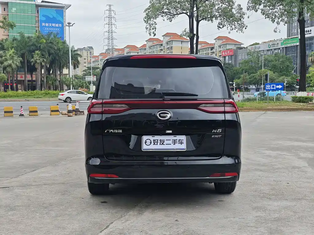 GAC Trumpchi M6 270 T DCT Luxury (7-seat)