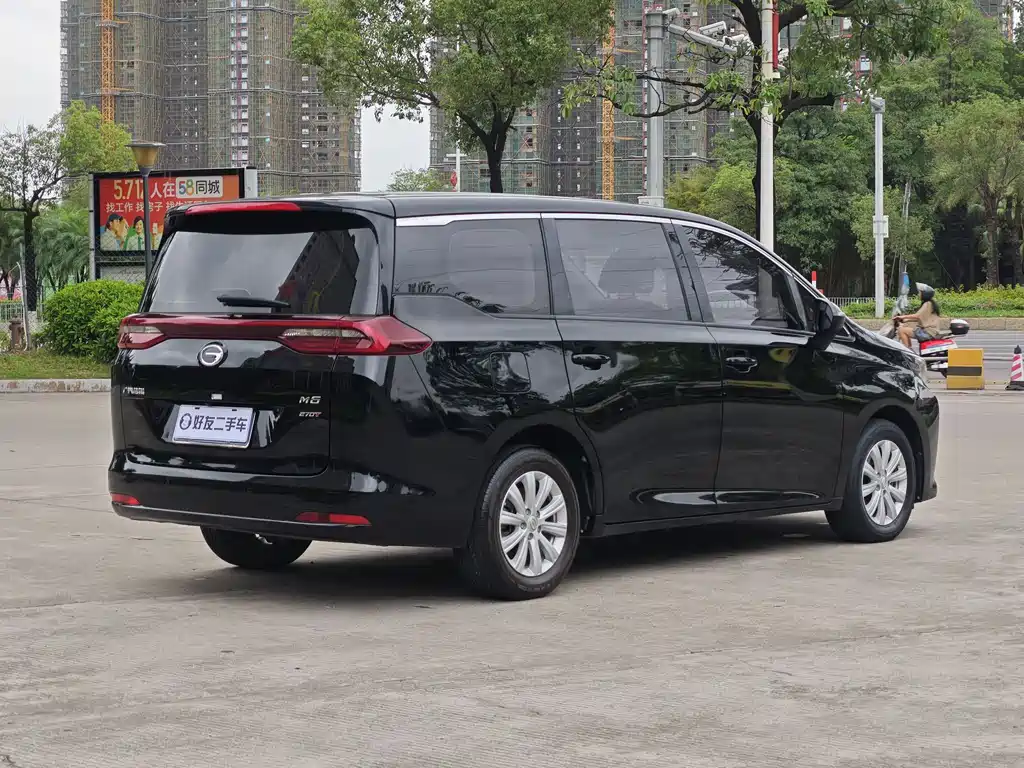GAC Trumpchi M6 270 T DCT Luxury (7-seat)