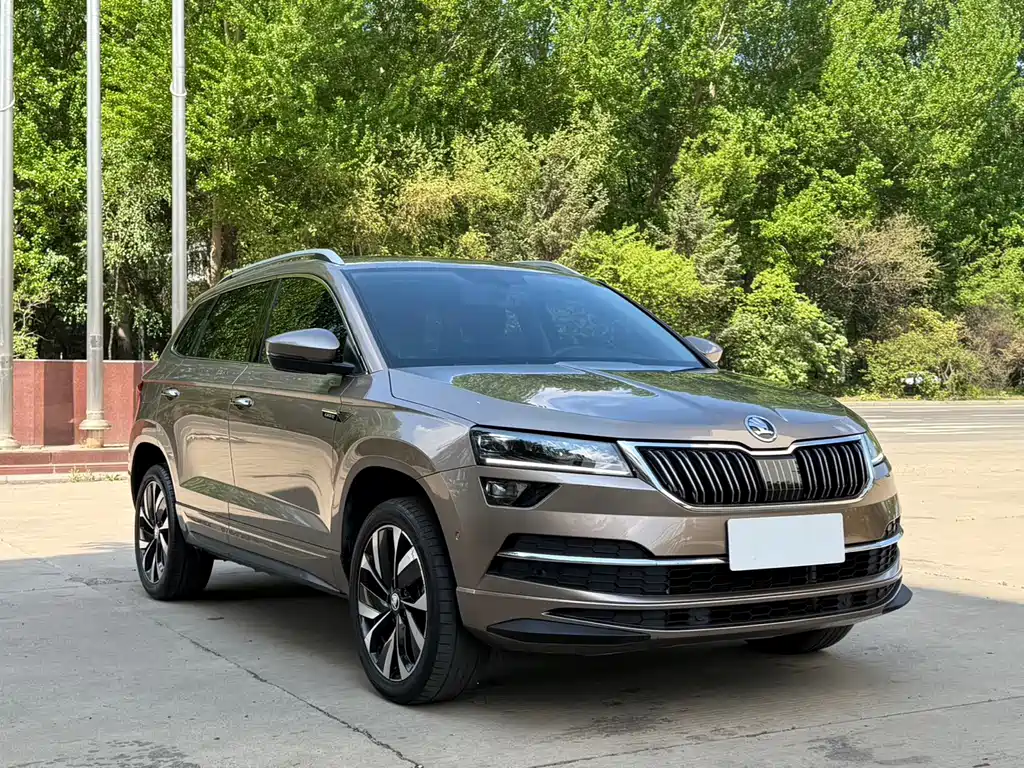 Karoq TSI280 Smart