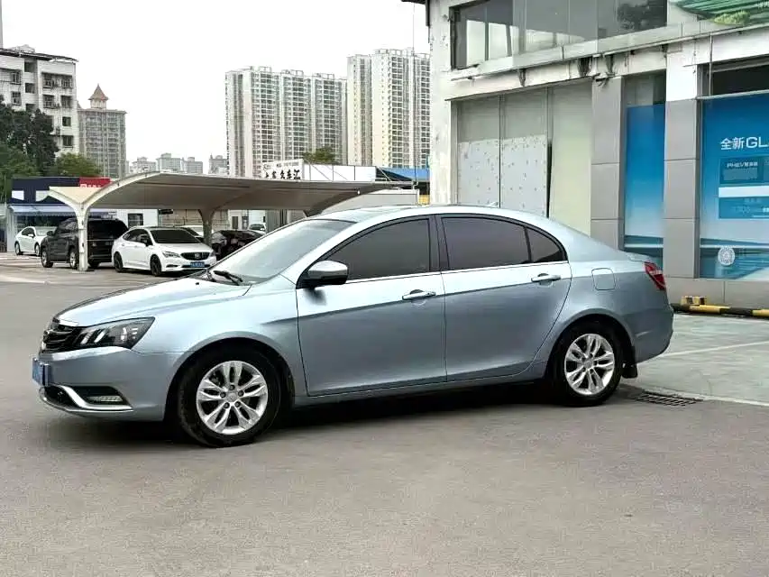Emgrand Sedan 1.3 T CVT Distinguished