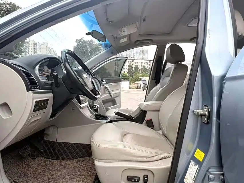 Emgrand Sedan 1.3 T CVT Distinguished