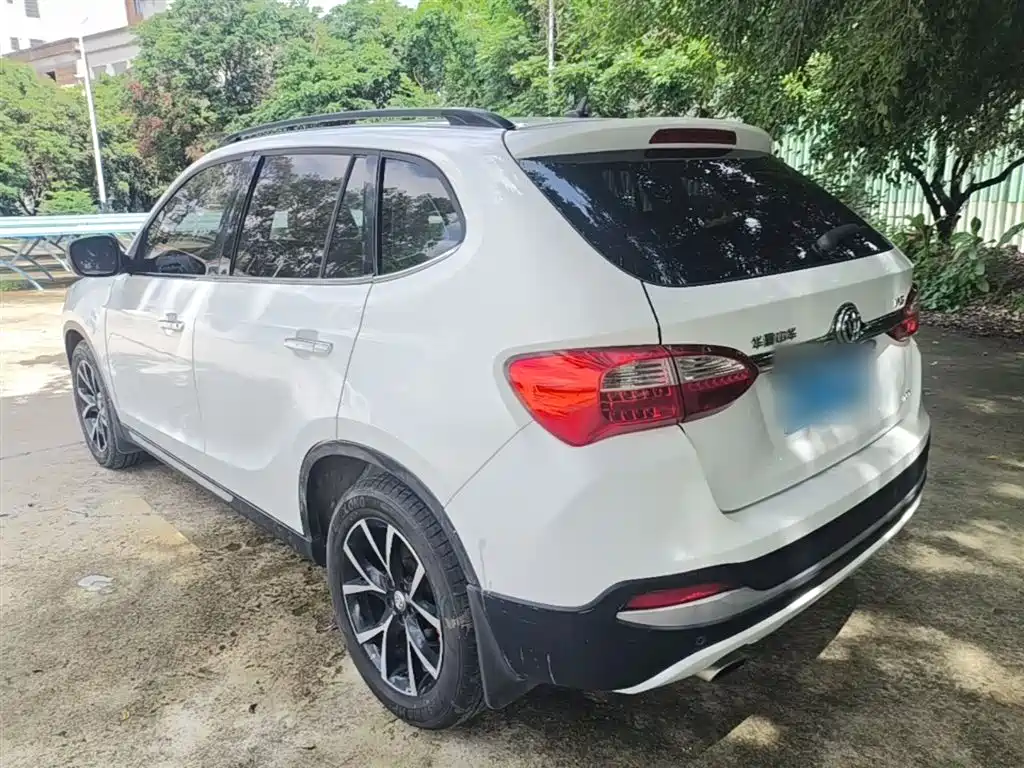 Brilliance V5 1.5 T Auto 2 WD Intelligent