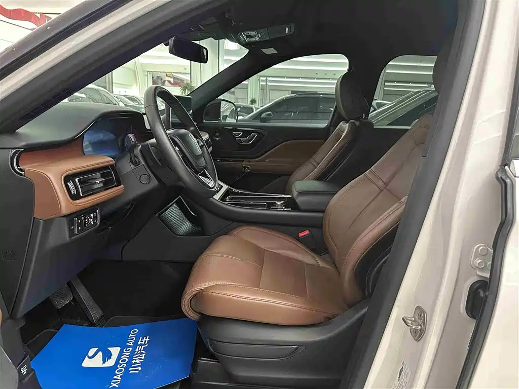 Aviator 3.0 T V6 4 WD Graceful