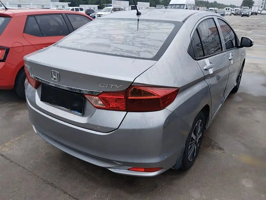 City 1.5 L CVT Dynamic