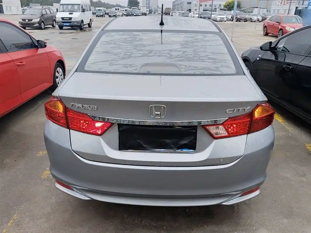 City 1.5 L CVT Dynamic