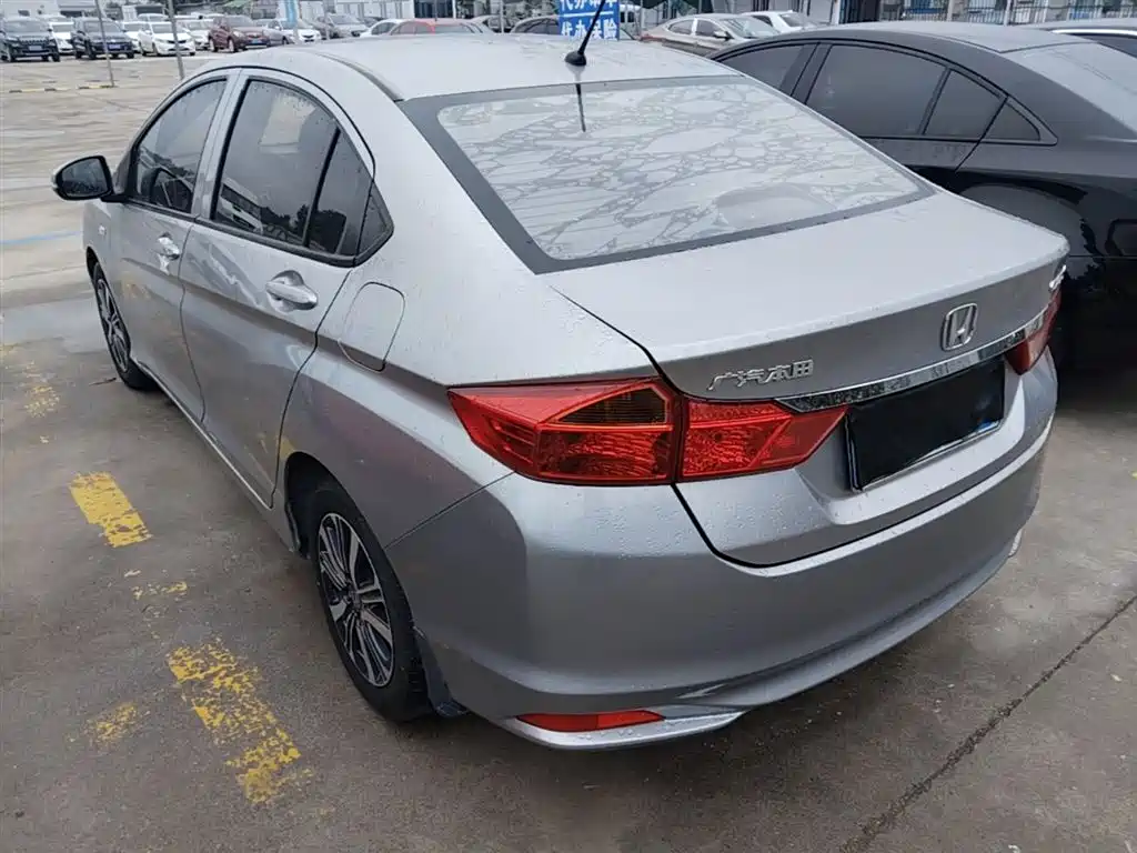 City 1.5 L CVT Dynamic