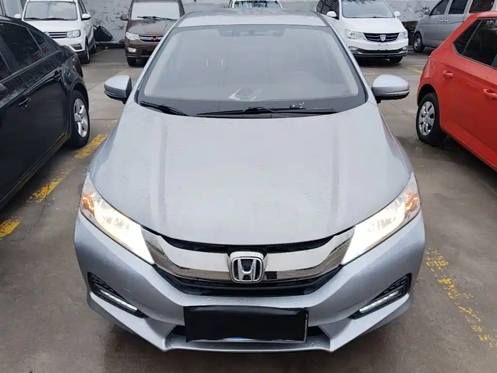 City 1.5 L CVT Dynamic