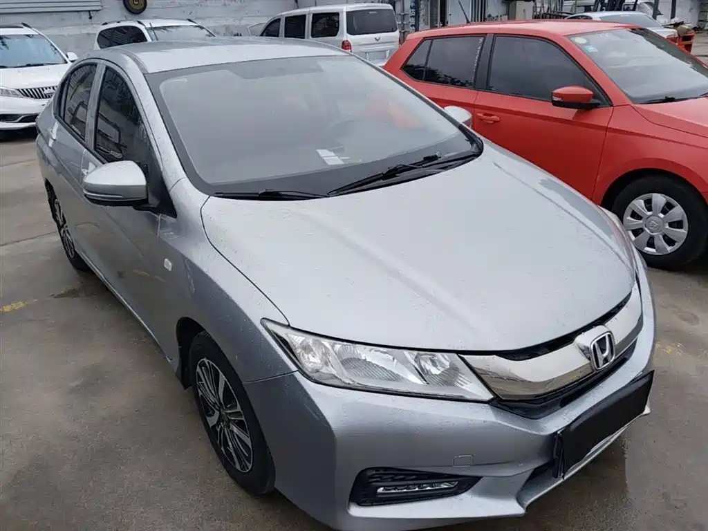 City 1.5 L CVT Dynamic