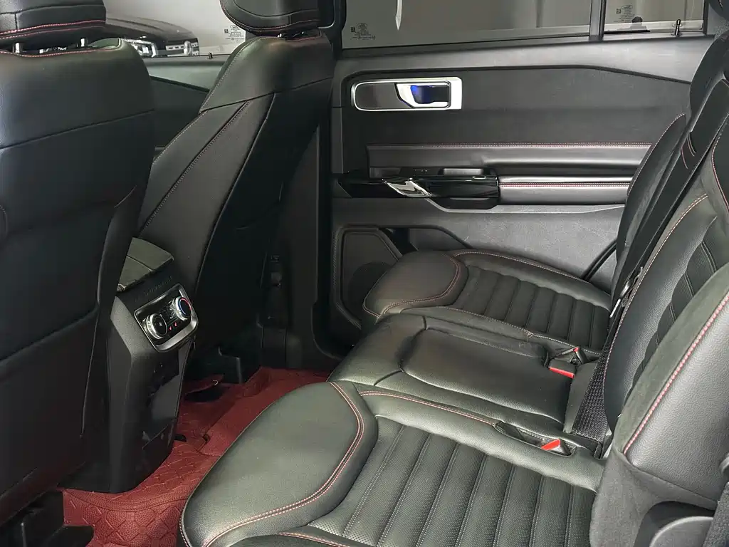 Explorer EcoBoost 285 4 WD ST-LINE 7-seat
