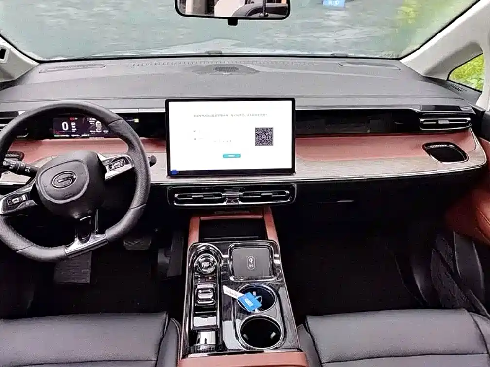 Trumpchi E8 NEV 传祺E8 PHEV 2024款 150 km MAX+