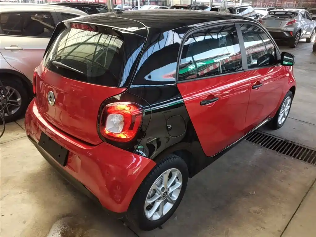 smart forfour 1.0 L 52 kW Agile