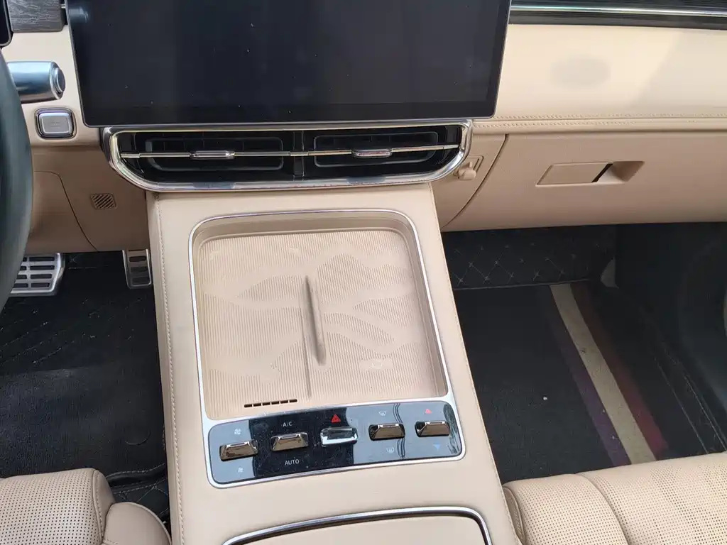 Jetour Shanhai L9 1.5 TD 2 DHT Flagship 6-seat