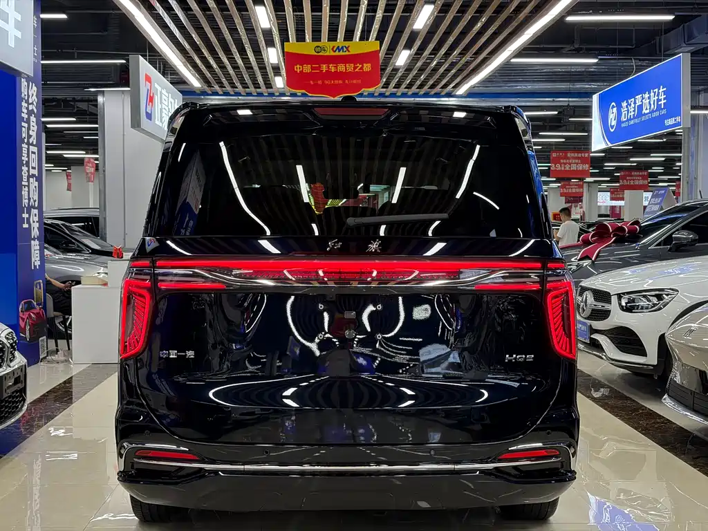 Hongqi HQ9 2.0 T Connected Flagship