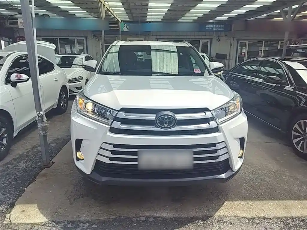 Highlander 2.0 T 4 WD Luxury 7-seat CN-V