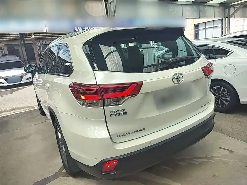 Highlander 2.0 T 4 WD Luxury 7-seat CN-V