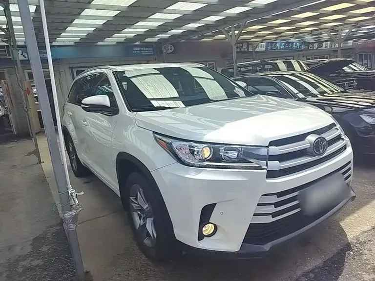 Toyota Highlander 2.0 T 4 WD Luxury 7-seat CN-V