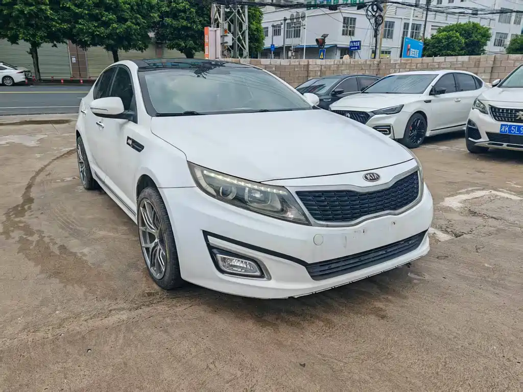 Kia K5 2.0 L Auto Luxury