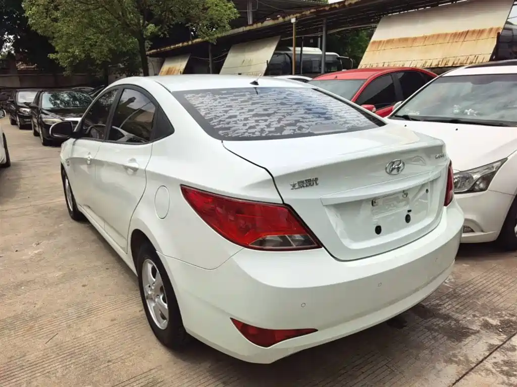 Accent 1.4 L Auto Intelligent GLS