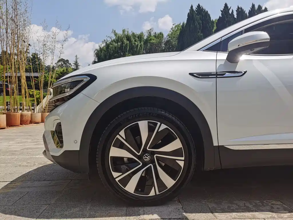Talagon 380 TSI 4 WD Flagship Victory Realm 6-seat
