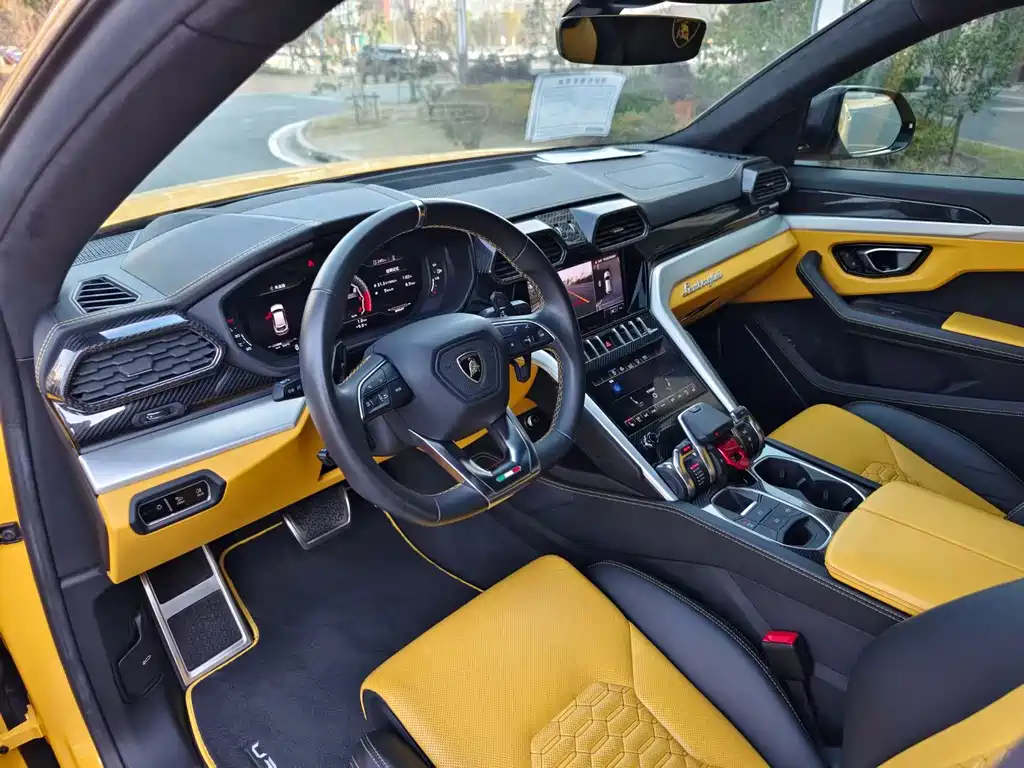 Urus 4.0 T V8