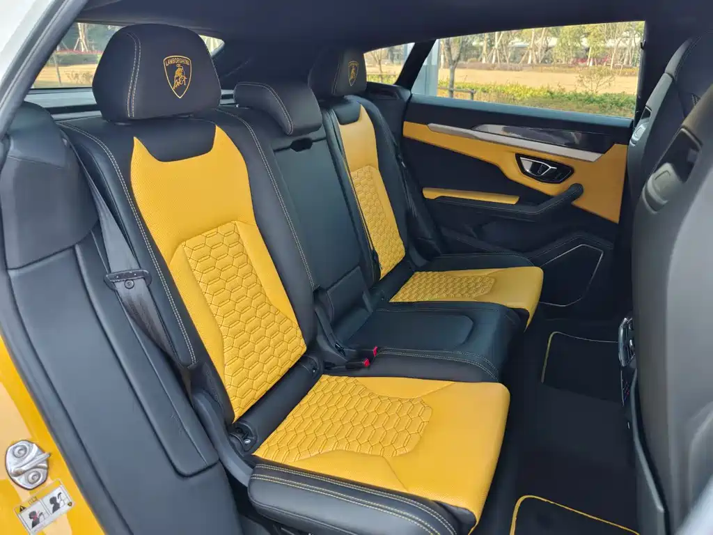 Urus 4.0 T V8