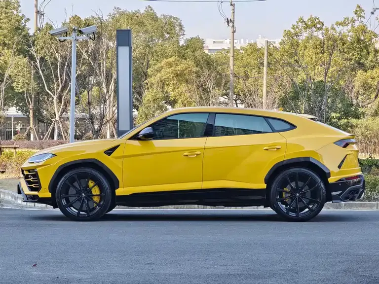 Lamborghini Urus 4.0 T V8