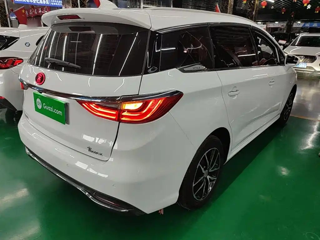 Song MAX 1.5 T Auto Connected Flagship 7-seat
