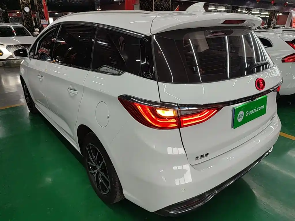 Song MAX 1.5 T Auto Connected Flagship 7-seat