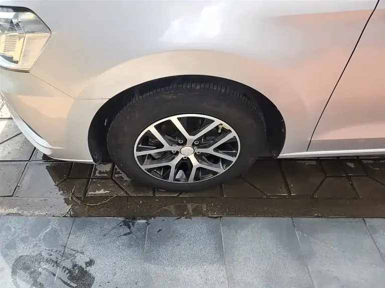 Volkswagen Jetta 1.5 L Auto Fashion