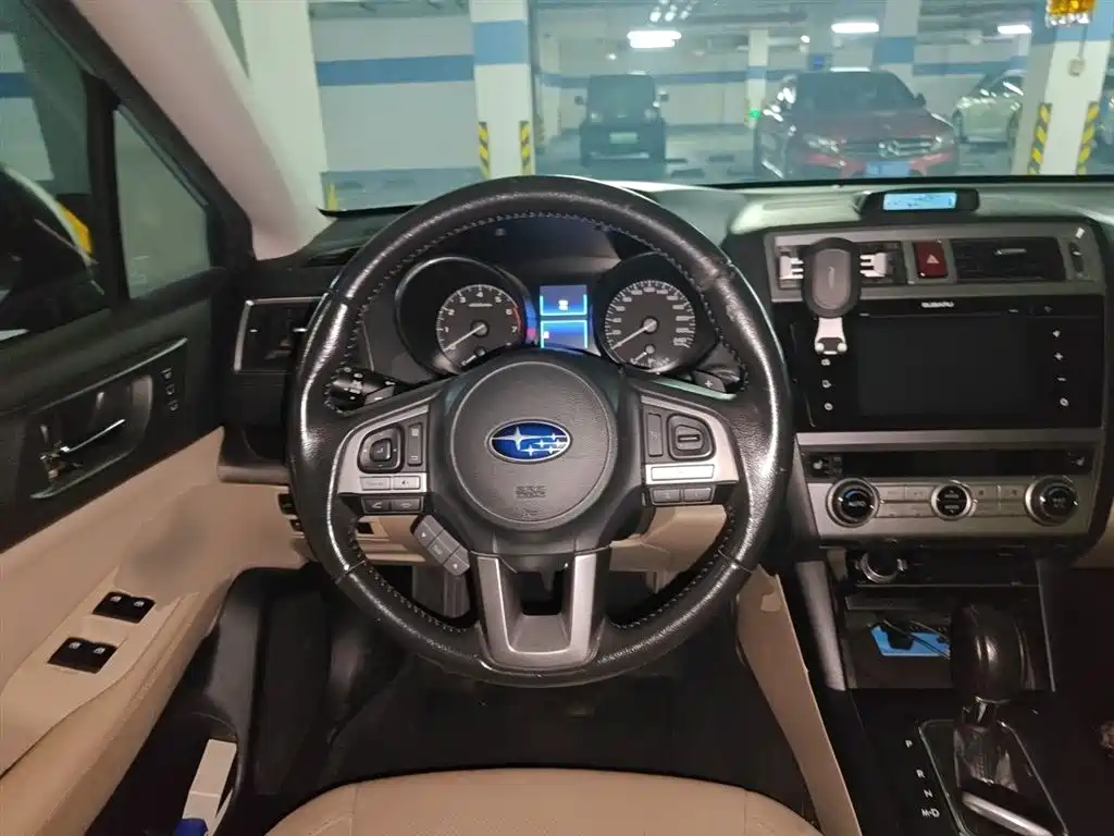 Outback 2.5 i Luxury Navigation