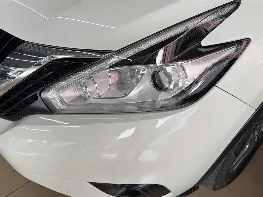 Murano 2.5 L XE 2 WD Elite