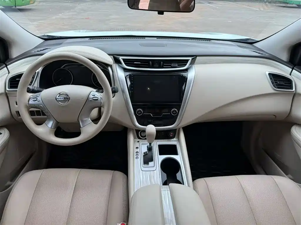 Murano 2.5 L XE 2 WD Elite
