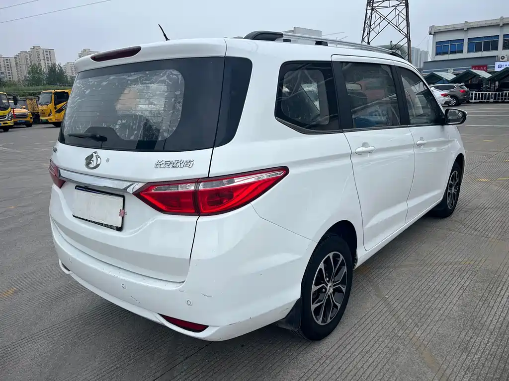 Changan Oshan A600 1.5 L Manual Luxury 7-seat