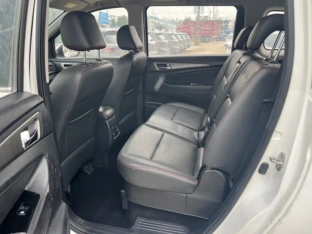Changan Oshan A600 1.5 L Manual Luxury 7-seat