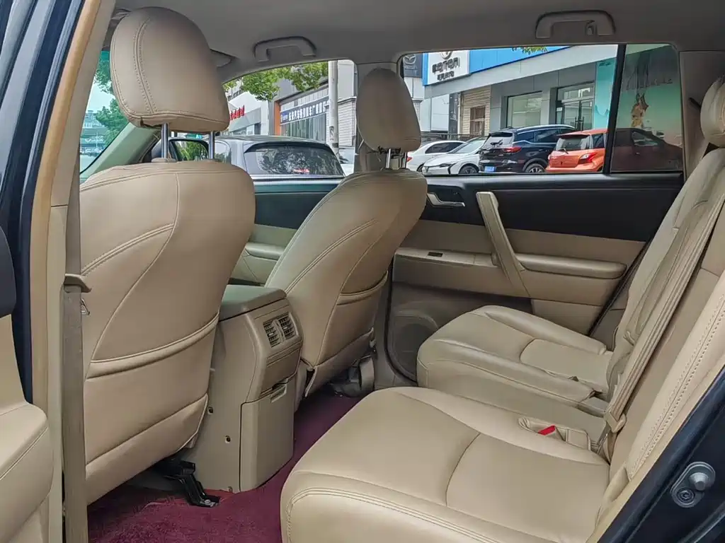 Highlander 2.7 L 2 WD 5-seat Elite