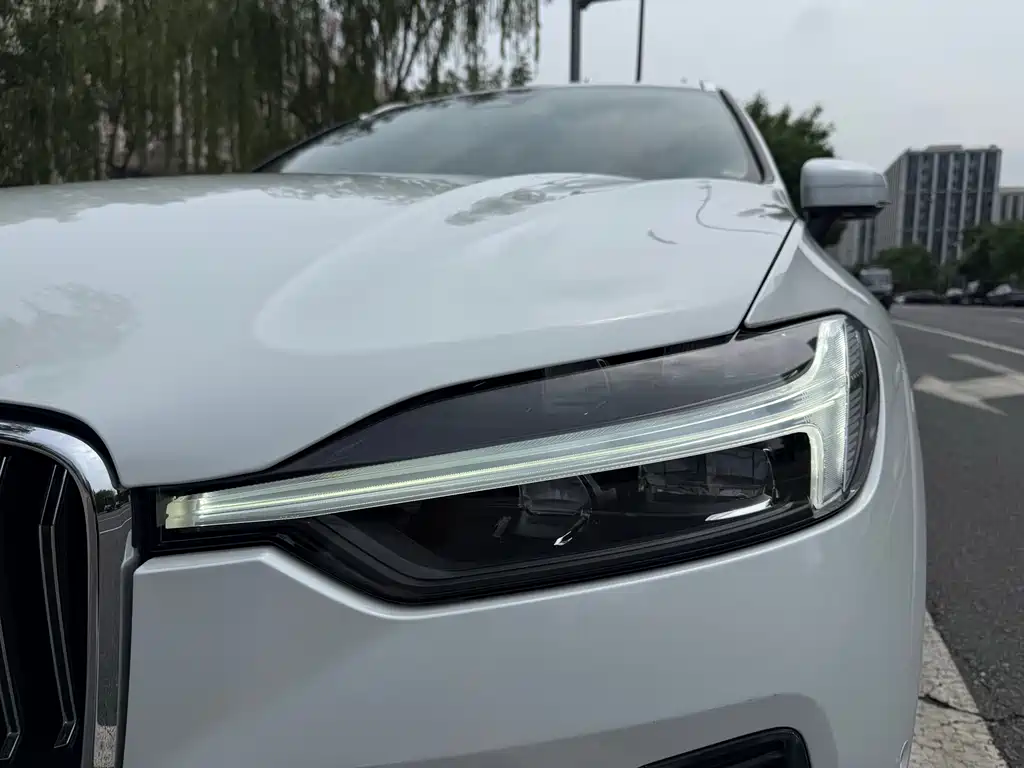 Volvo XC60 PHEV T8 E Drive Hybrid Smart Vision Sport