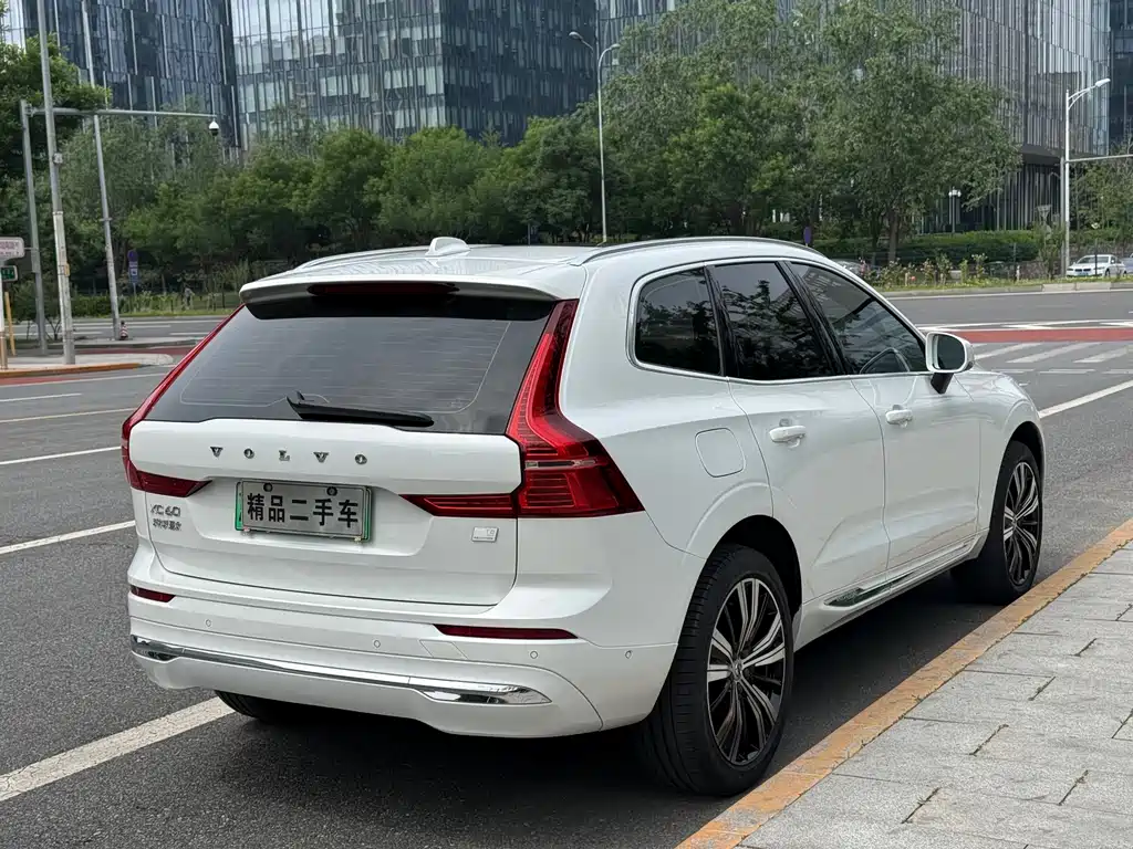 Volvo XC60 PHEV T8 E Drive Hybrid Smart Vision Sport