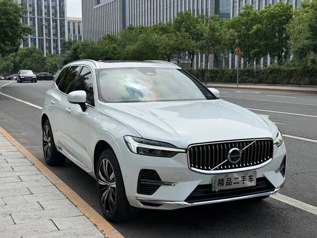 Volvo XC60 PHEV T8 E Drive Hybrid Smart Vision Sport