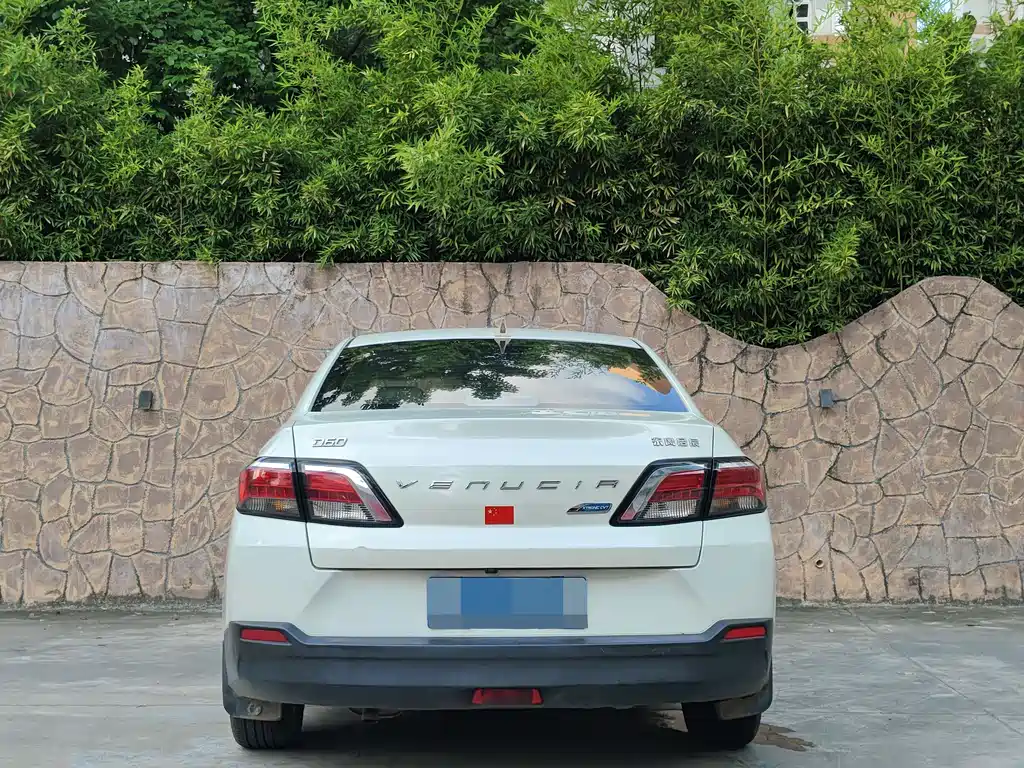 Venucia D60 100 K Glory 1.6 L XL CVT Star Cool CN-VI