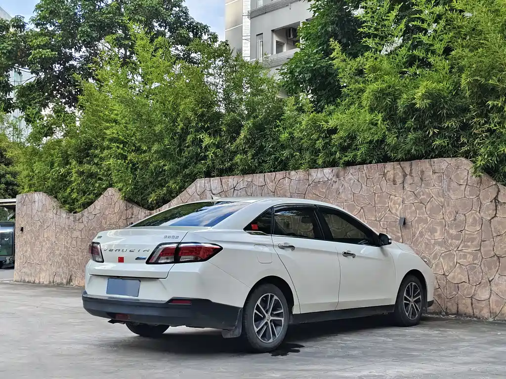 Venucia D60 100 K Glory 1.6 L XL CVT Star Cool CN-VI