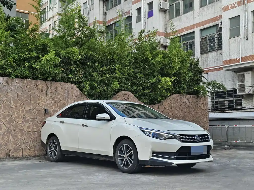 Venucia D60 100 K Glory 1.6 L XL CVT Star Cool CN-VI