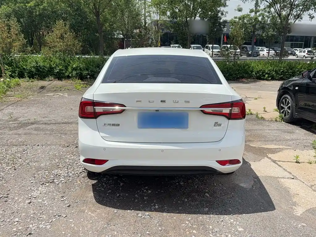 Roewe i5 1.5 L Auto 4 G Connected Leading Luxury