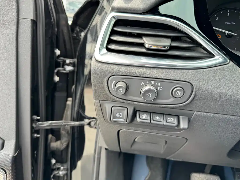 Enclave 652 T 4 WD Premium Flagship 6-seat
